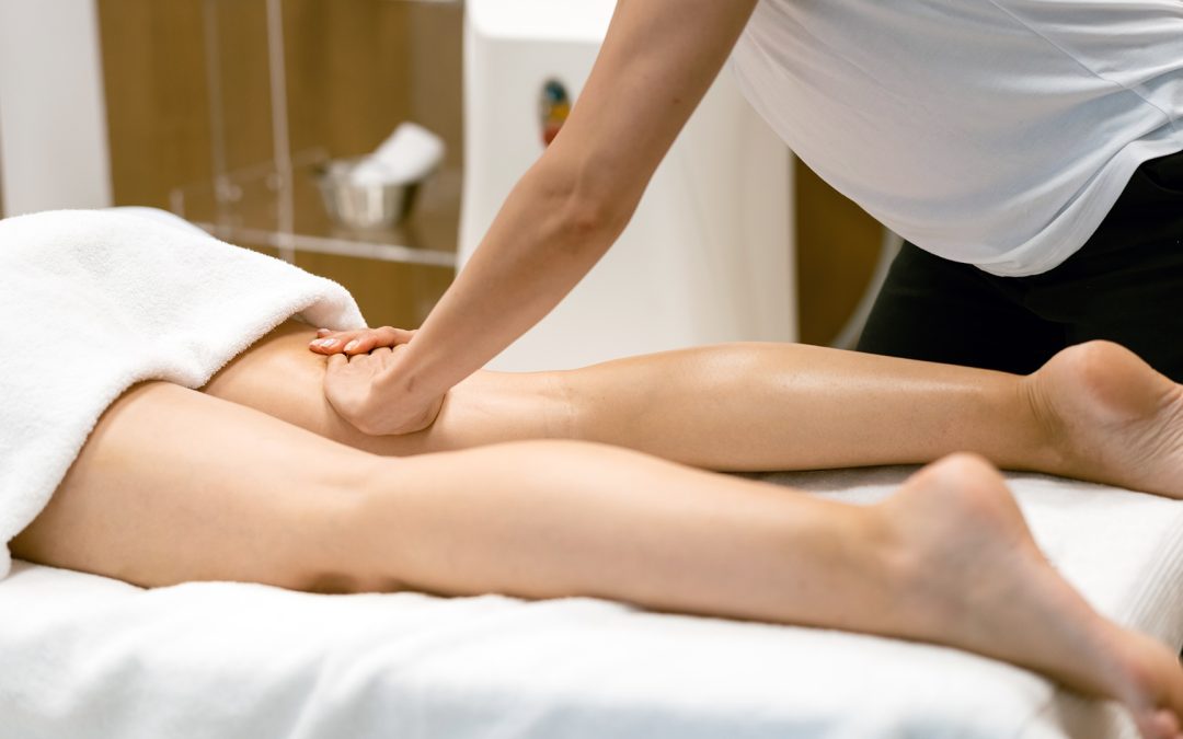 Massaggi: sport, circolazione e cervicale spingono gli italiani sotto le mani degli operatori
