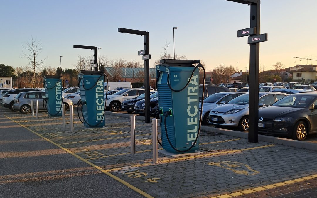 Svolta green in Veneto: Affi ospiterà il più grande hub di ricarica ultraveloce di Electra in Italia. Colonnine ultrafast anche a Verona e Treviso