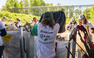 L’ambiente riparte dai giovani: quasi 200 studenti in campo a Piacenza per l’evento finale del progetto Green Roots e Green4Life di Airbank