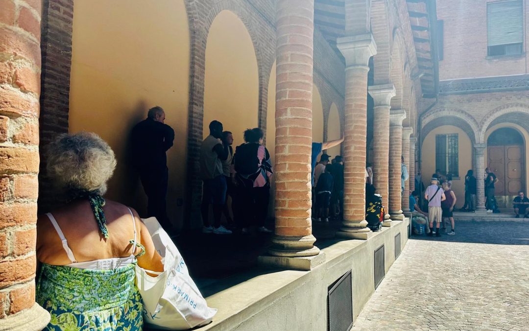 Emergenza caldo in città: l’Antoniano di Bologna apre le porte a chi è più fragile