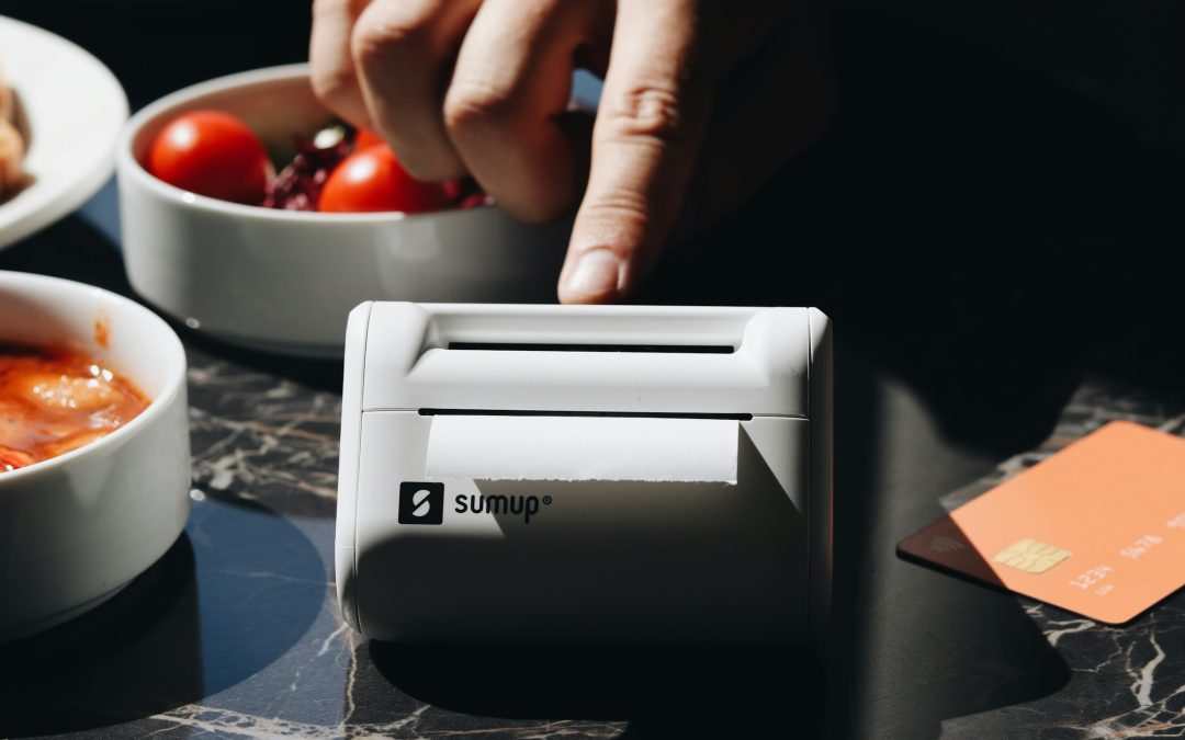 Pagamenti, 3 scontrini su 4 sono già digitali. Ma in ristoranti, bar e alimentari si preferiscono ancora le ricevute cartacee