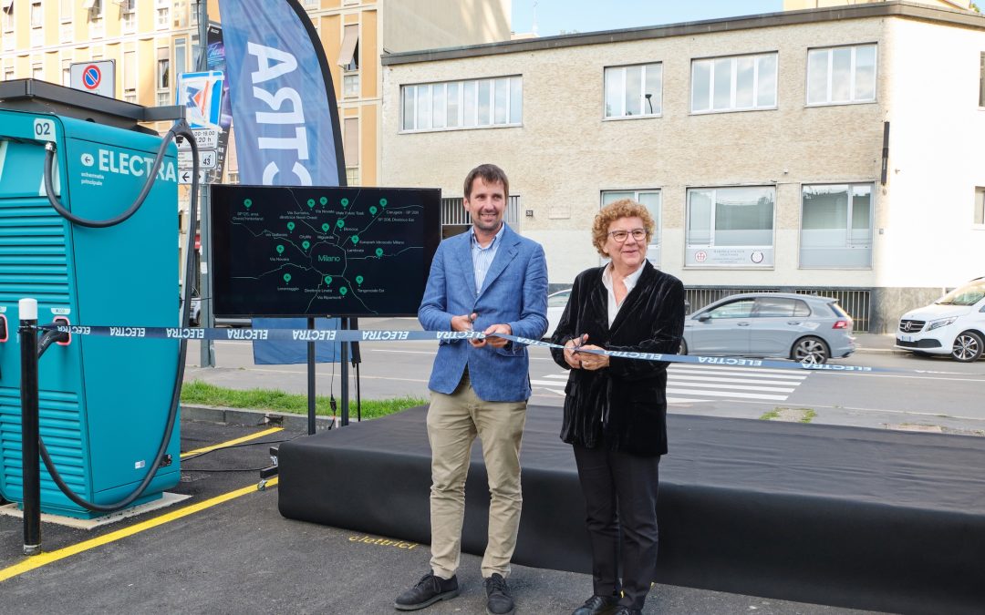 Auto elettriche, a Milano la ricarica è ultraveloce: da Citylife all’hinterland, Electra inaugura i suoi hub supercharger sulle principali direttrici della città
