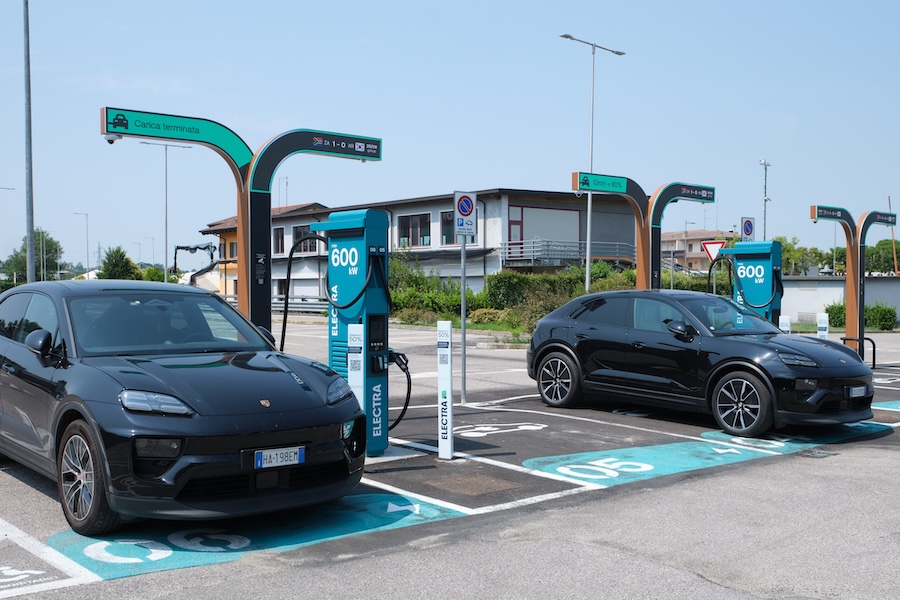 Mobilità elettrica: nasce il co-pilota intelligente di Electra. Dal 29 giugno sarà possibile ricaricare in 800mila stazioni in tutta Europa grazie ad un’unica app