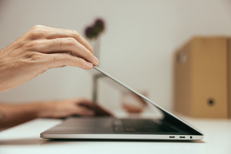 Ferie e diritto alla disconnessione: nelle aziende che funzionano, staccare la spina fa parte del work flow